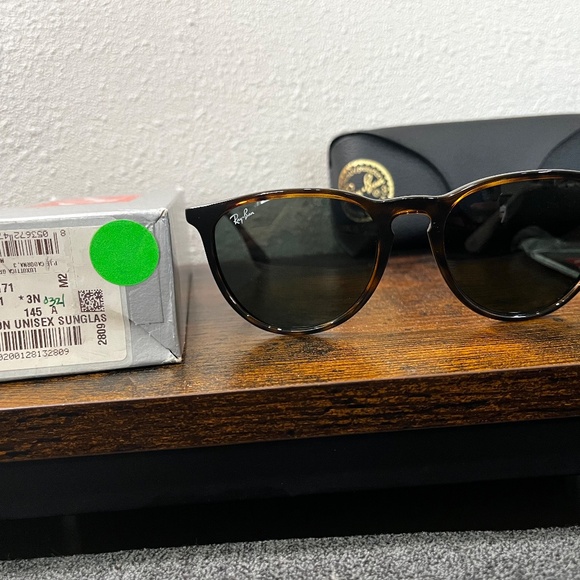 Ray-Ban Erika sunglasses (RB4171). Brown frame/grey lenses main image 4